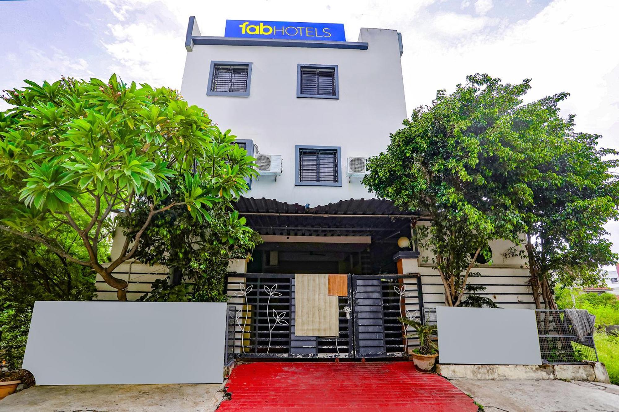 Fabhotel New Shraddha Inn - Nr Airport Colony นาคปุระ ภายนอก รูปภาพ